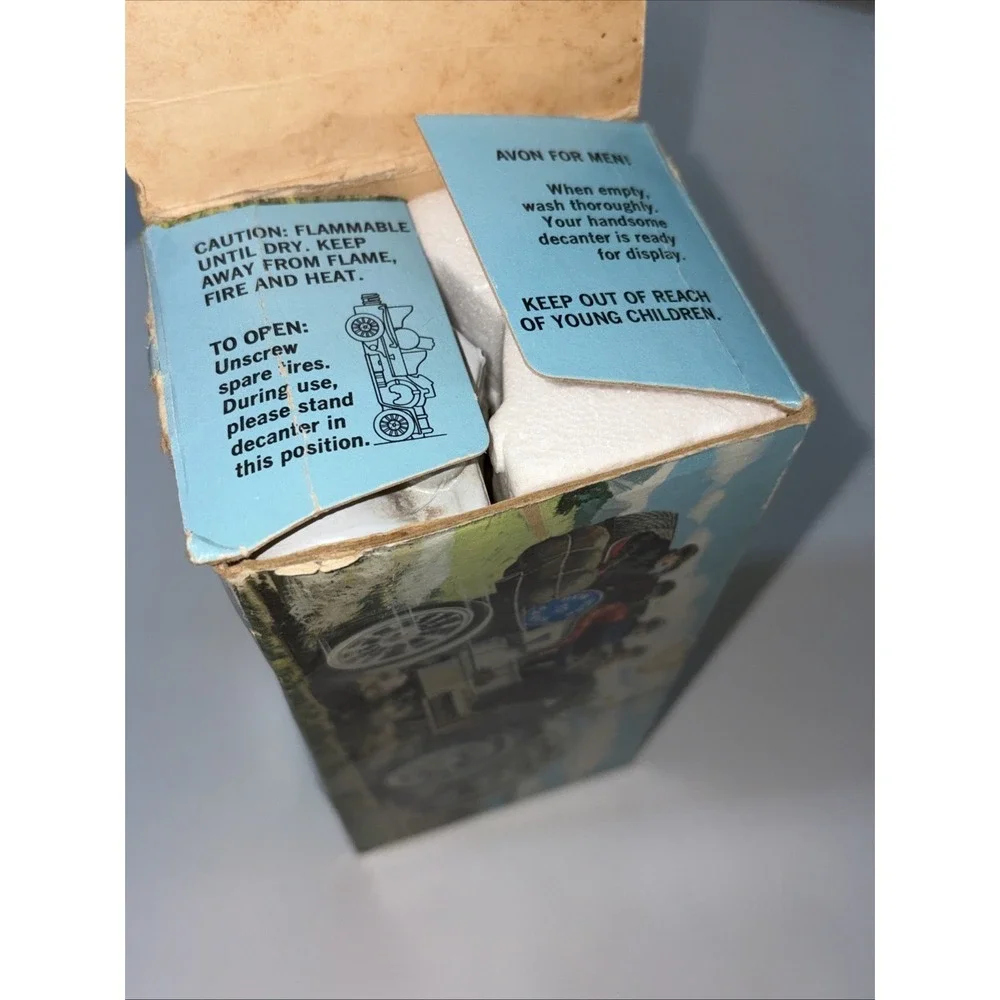 VTG AVON Thomas Flyer 1908 decanter & Wild Country After Shave W/Box